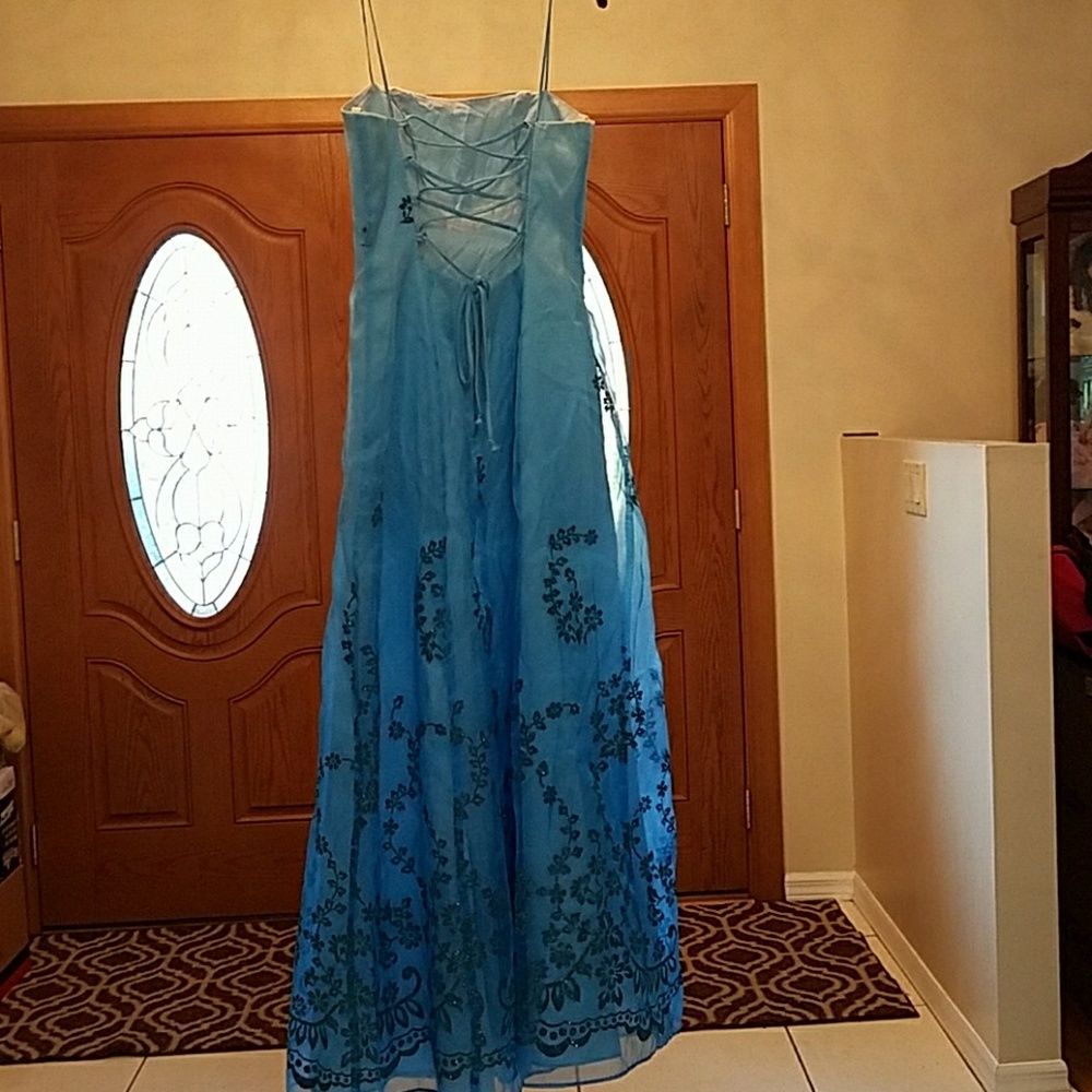 Prom Dress - Picture 2 of 3
